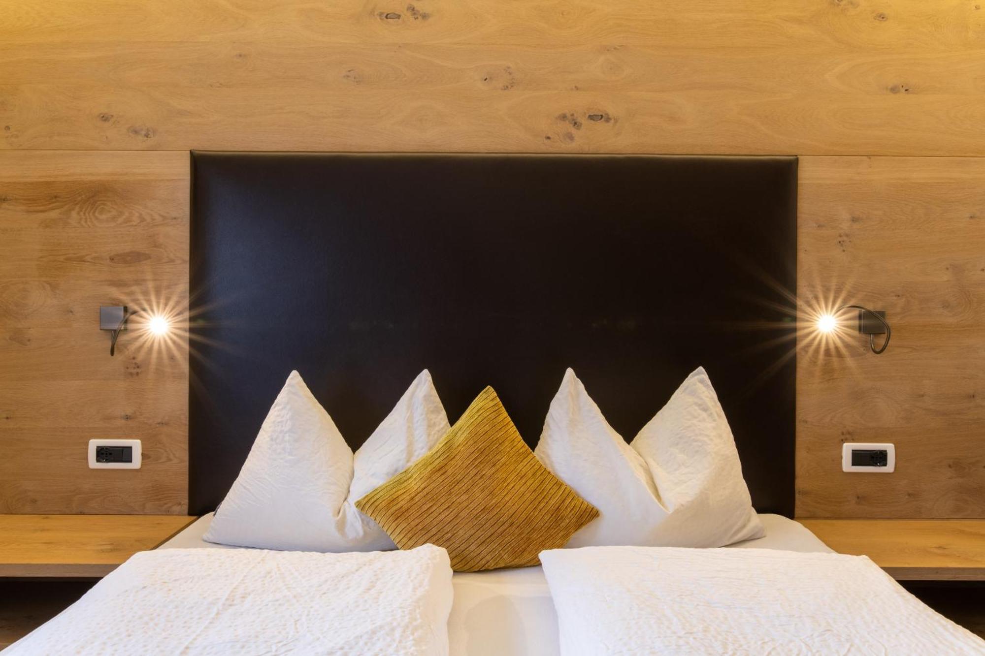 Garni Kostner Hotel โอติเซ ภายนอก รูปภาพ