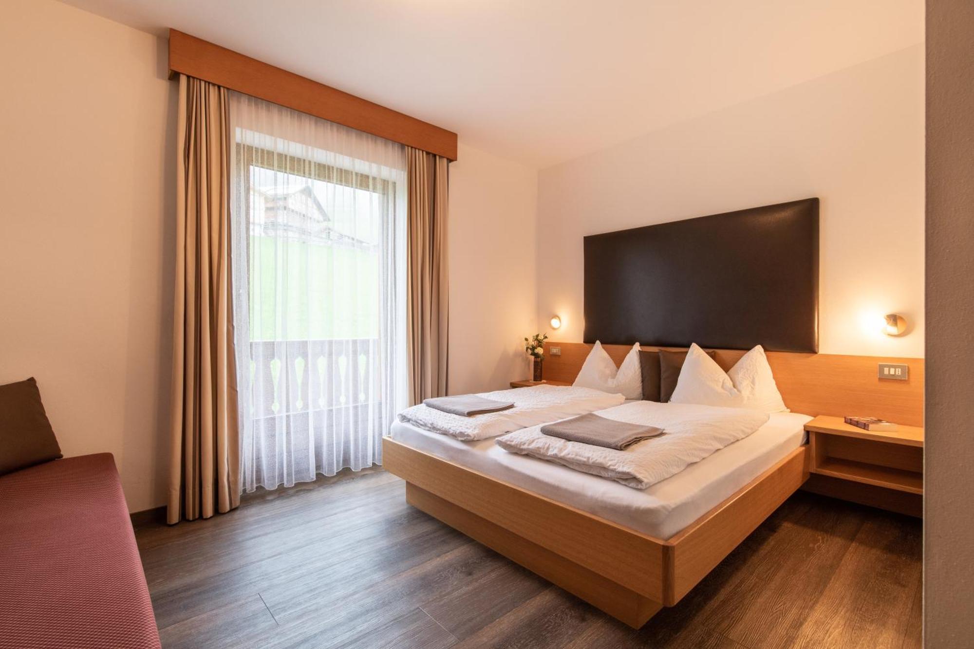 Garni Kostner Hotel โอติเซ ภายนอก รูปภาพ